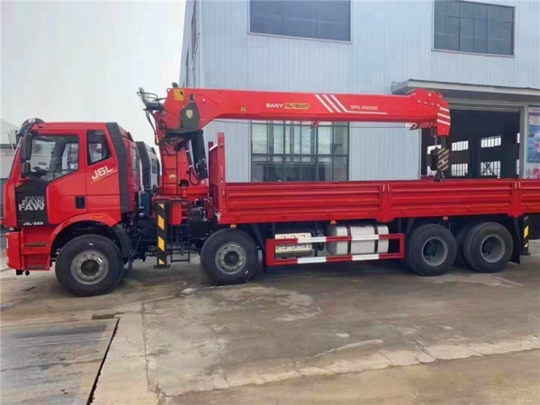 解放國六前四后八隨車(chē)吊新品上市