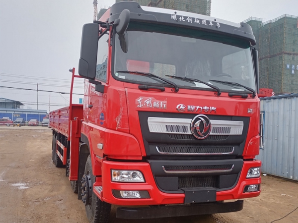 國六東風(fēng)暢行D7前四后八隨車(chē)吊新品上市