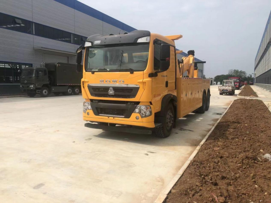 國六重汽豪沃拖吊聯(lián)體黃牌清障車(chē)（5800+1350）