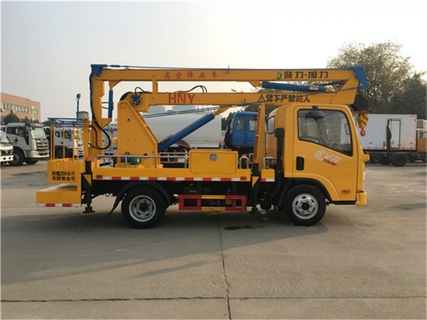 國六解放13.5米高空作業(yè)車(chē)