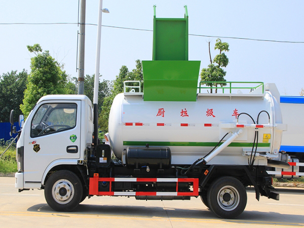 國六小多利卡 4.5方 餐廚垃圾車(chē)圓罐