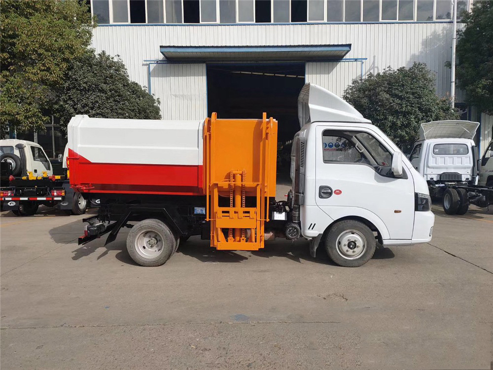 國六3-4方 藍牌東風(fēng)途逸掛桶垃圾車(chē)