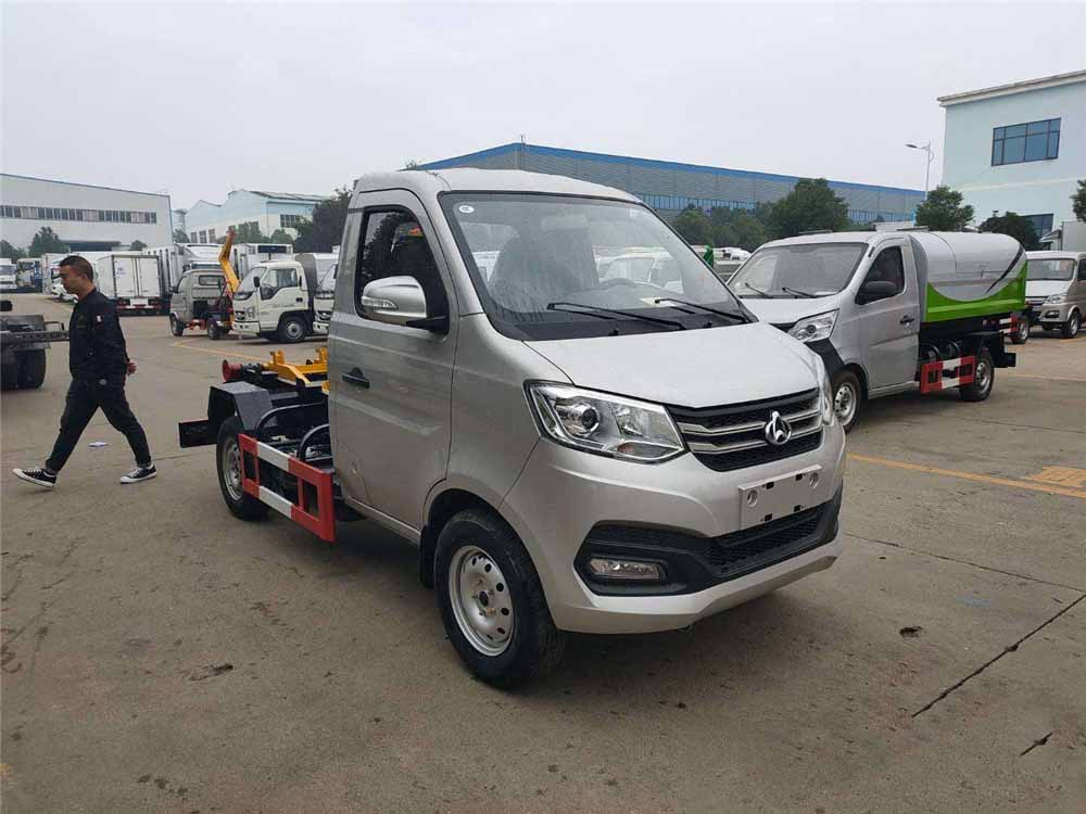 國六3-4方 藍牌長(cháng)安 勾臂垃圾車(chē)