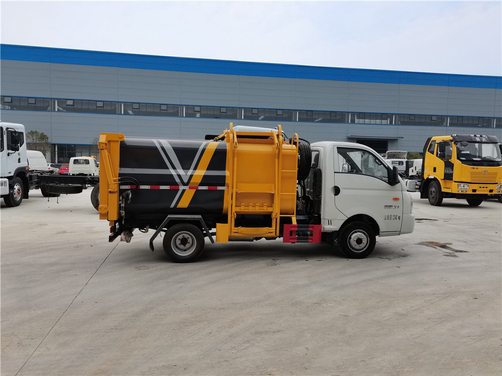 國六4.5方 藍牌凱馬瑞航 側裝壓縮垃圾車(chē)