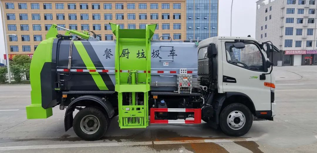 江淮駿鈴國六4.5方餐廚垃圾車(chē)