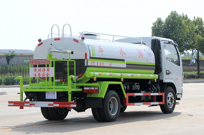 國六東風(fēng)小多利卡 5噸 灑水車(chē)