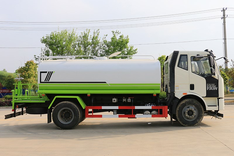國六解放 13噸 灑水車(chē)