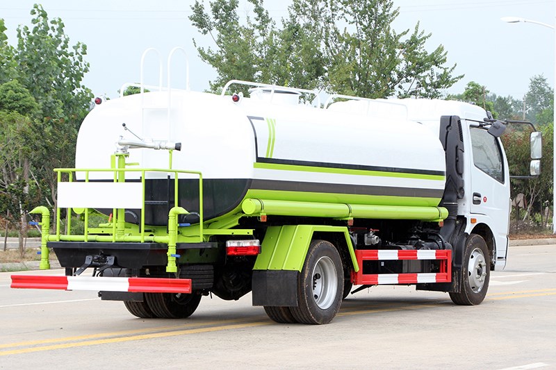 國六大多利卡 9.2噸灑水車(chē)