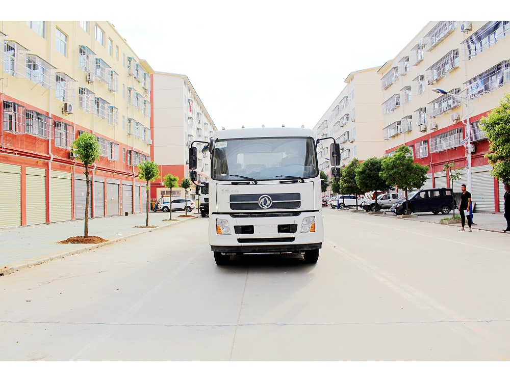 東風(fēng)天錦多功能霧炮車(chē)國六11.3立方/50-100米霧炮