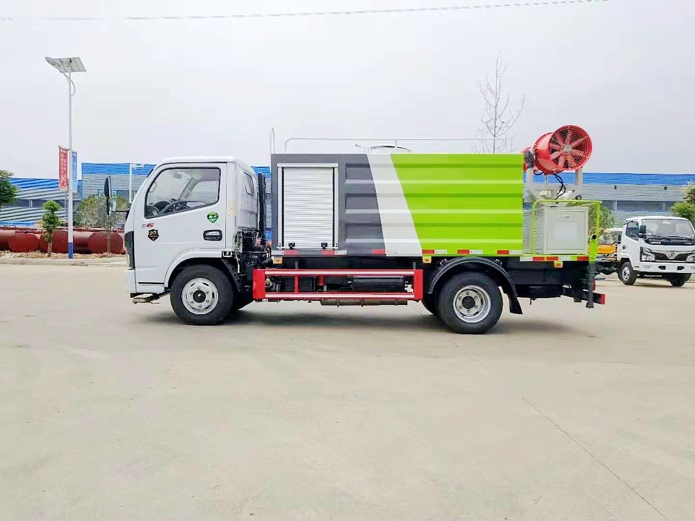 東風(fēng)小多利卡藍牌霧炮車(chē)國六4.5立方/30-40米霧炮