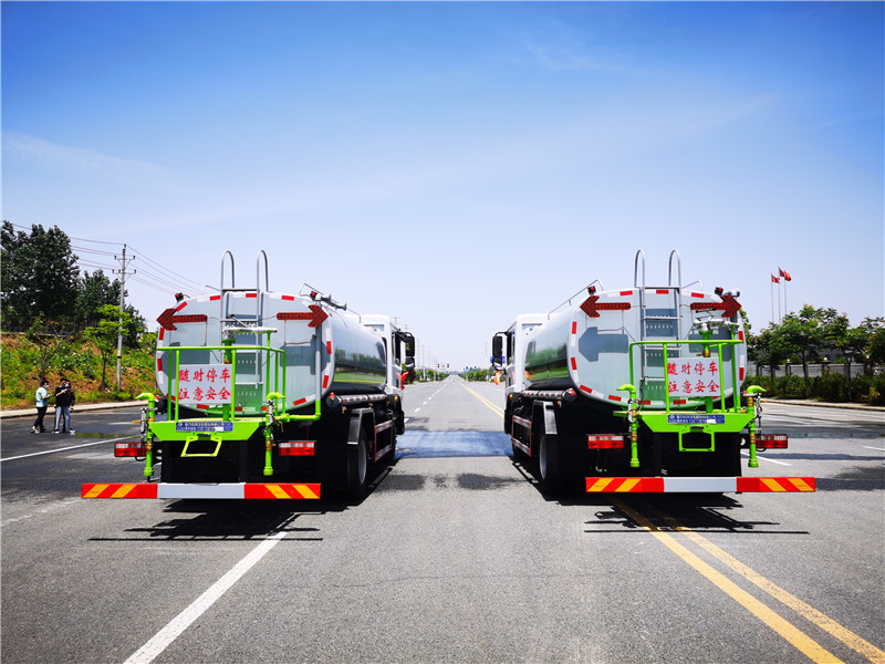 東風(fēng)D9新款10-12噸灑水車(chē)--國六系列