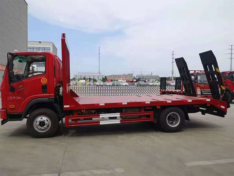 國六大運單橋平板運輸車(chē)