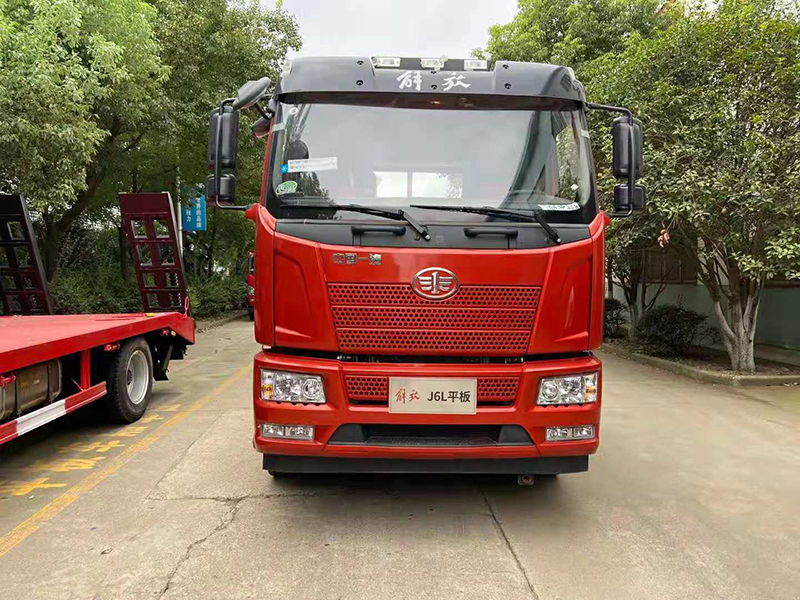 國六解放J6L牌前四后四平板運輸車(chē)
