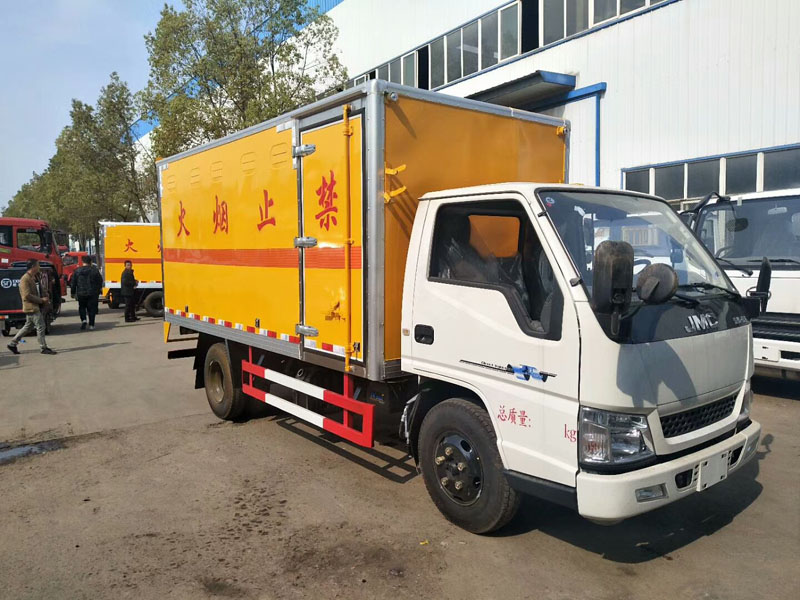 江鈴4.2米爆破器材運輸車(chē)