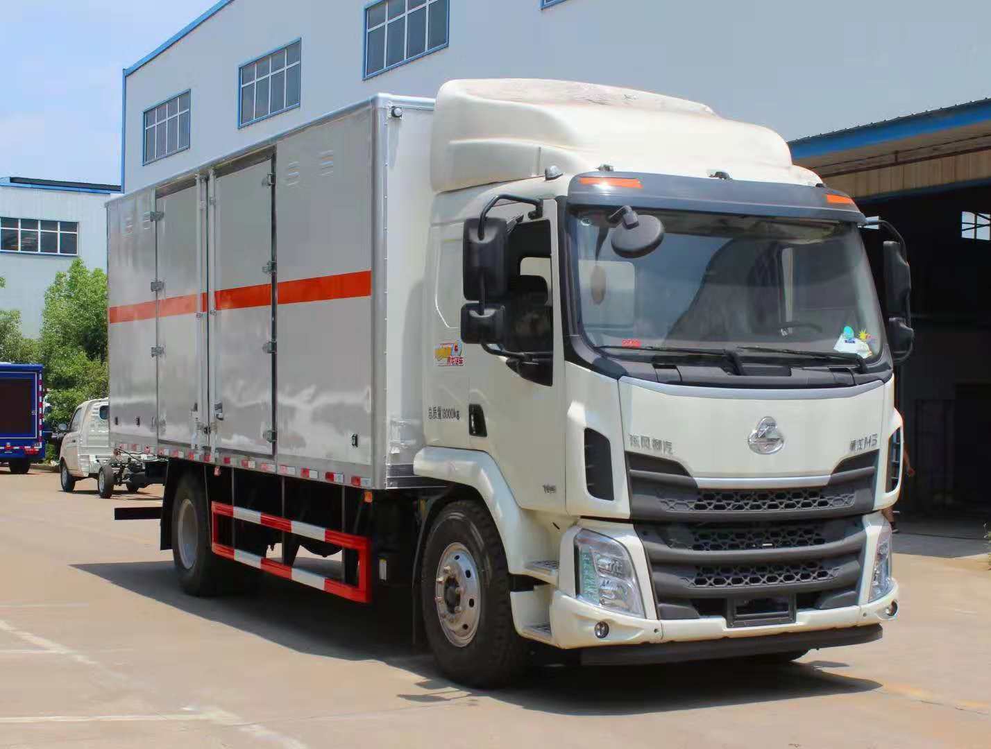 東風(fēng)柳汽毒性氣體廂式運輸車(chē)配置價(jià)格