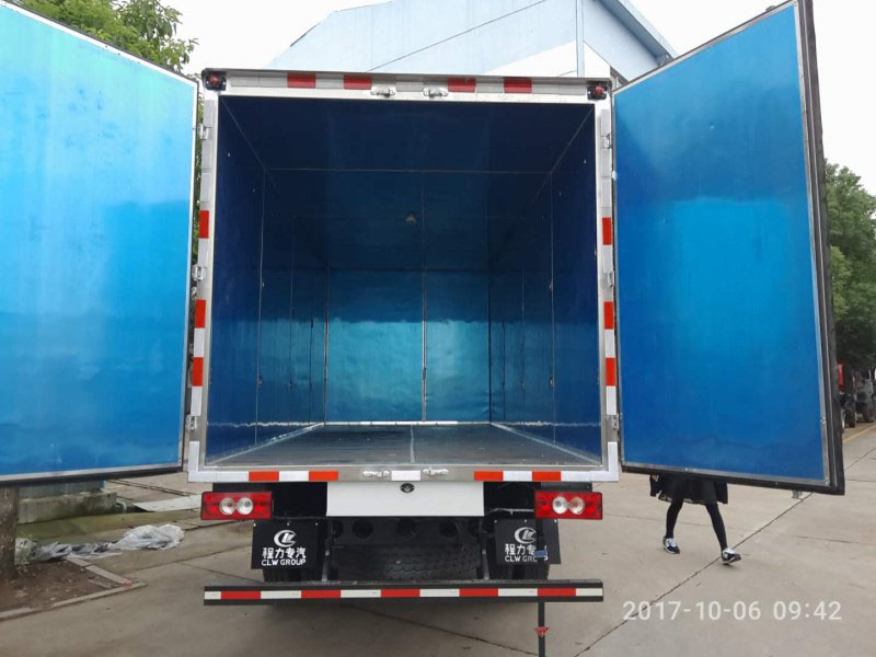 躍進(jìn)汽油3米3（藍牌）液體廂式車(chē)