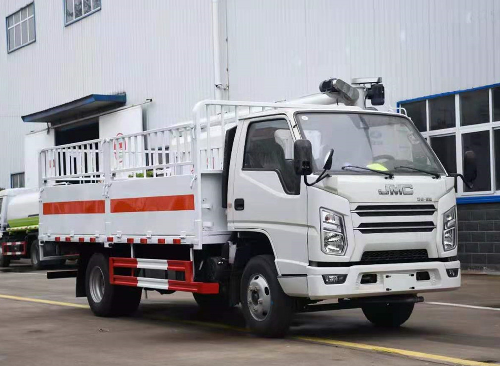 江鈴順達4.2米氣瓶運輸車(chē)