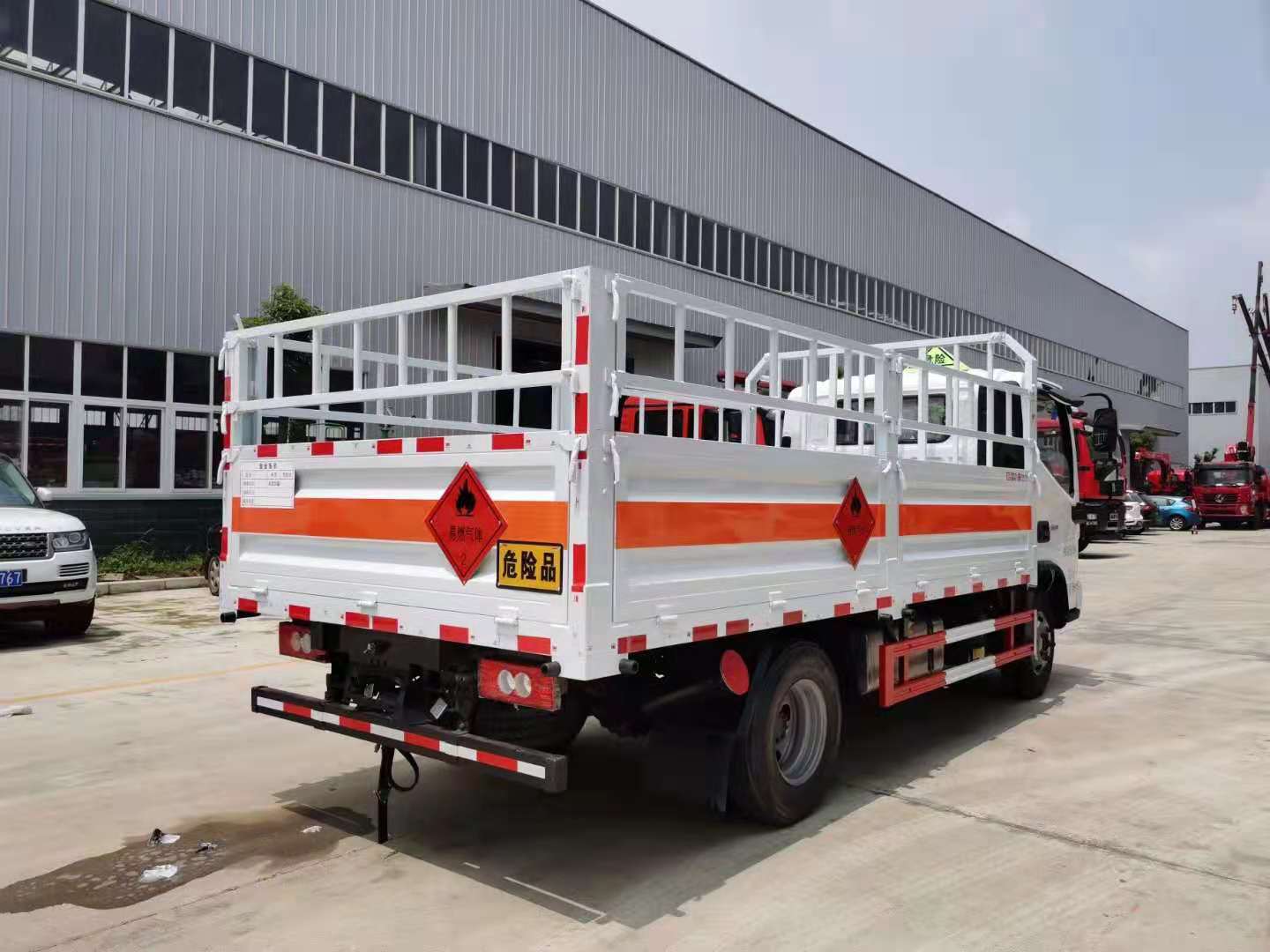 福田歐馬可4.1米貨廂氣瓶運輸車(chē)