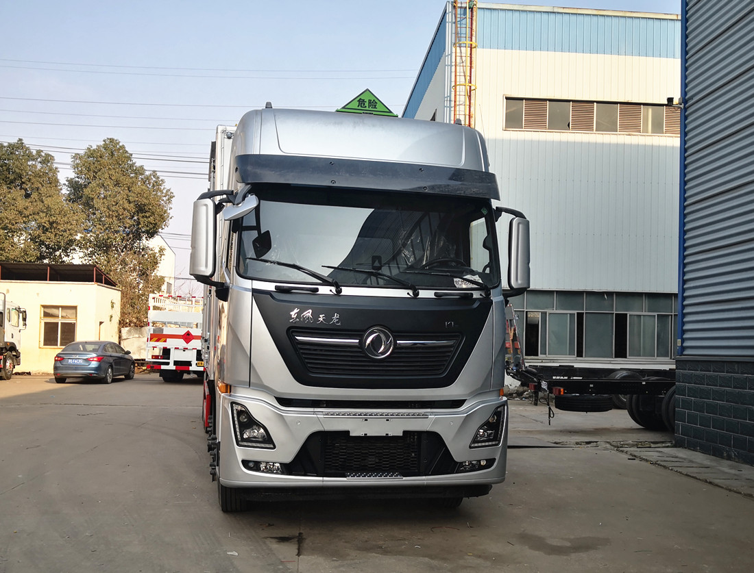 東風(fēng)天龍國六9.6米雜項危險品廂式運輸車(chē)