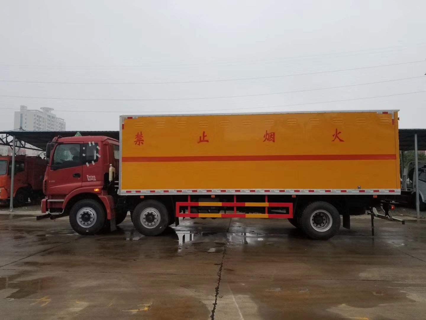 福田歐曼7.75米雜項廂式運輸車(chē)