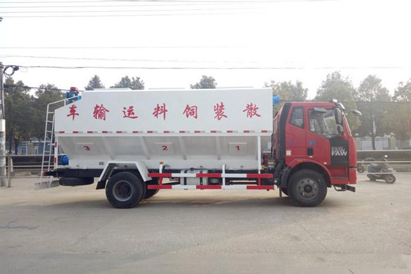 解放J6散裝飼料運輸車(chē)