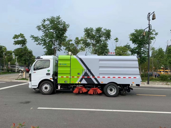 國六東風(fēng)凱普特7.5方掃路車(chē)