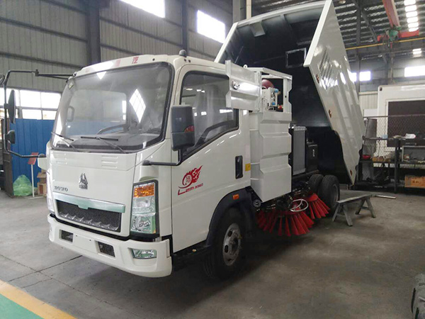 重汽掃路車(chē)國VI