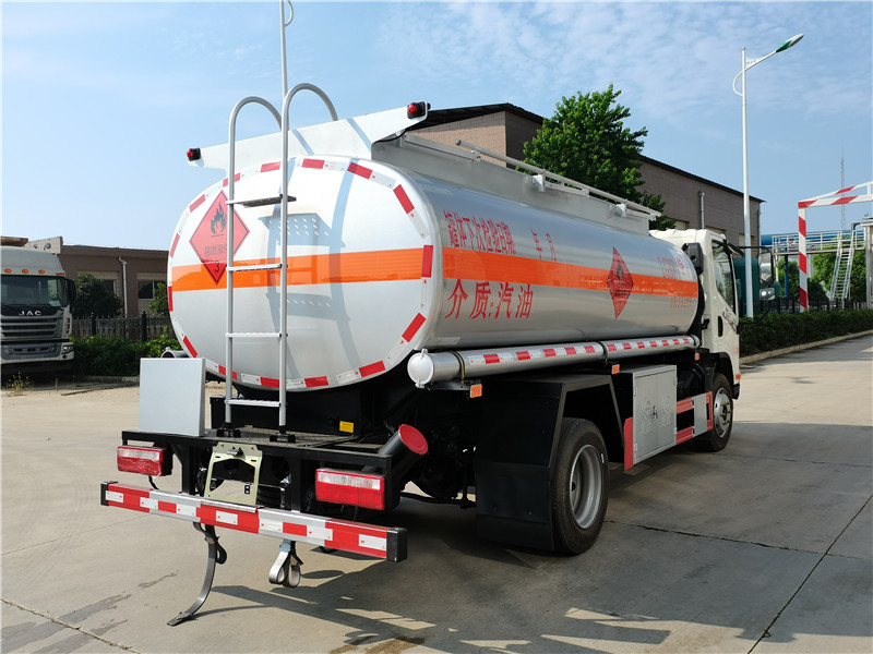 9.5方國六楚勝解放J6油罐車(chē)