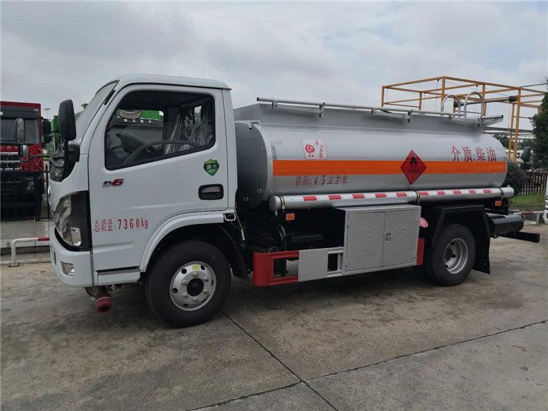 東風(fēng)多利卡4.5方國六加油車(chē)