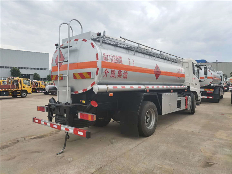 14.5方國六東風(fēng)D9油罐車(chē)