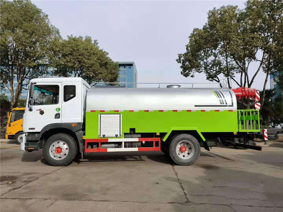 國六東風(fēng)D9高壓清洗車(chē)