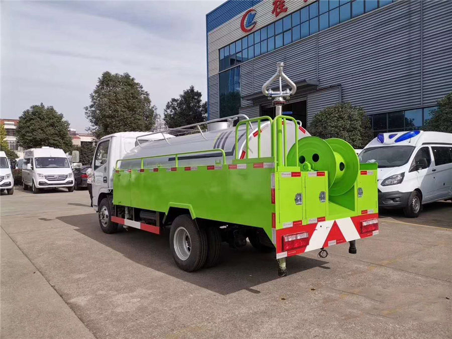 國六東風(fēng)多利卡D6高壓清洗車(chē)