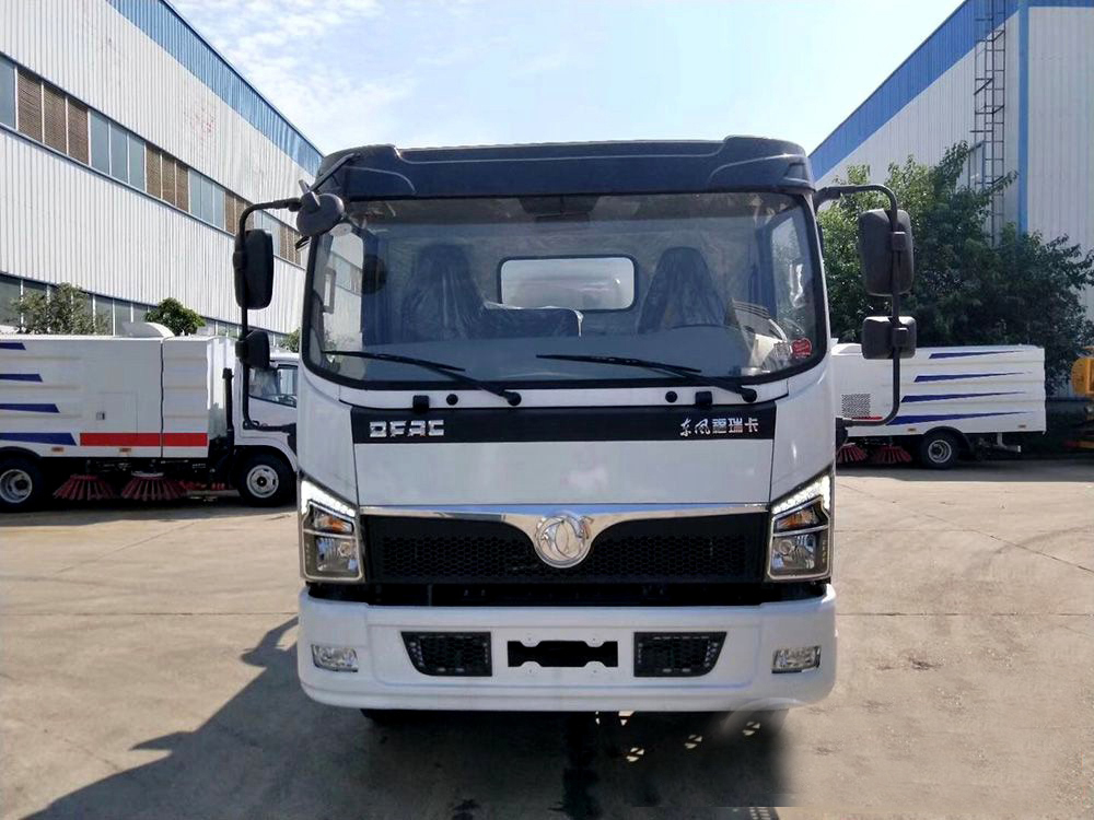 國六8方東風(fēng)D7 吸污車(chē)