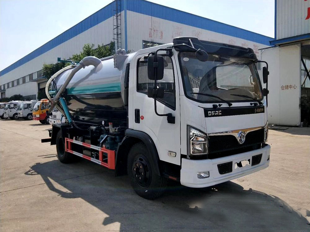 國六8方東風(fēng)D7 吸污車(chē)