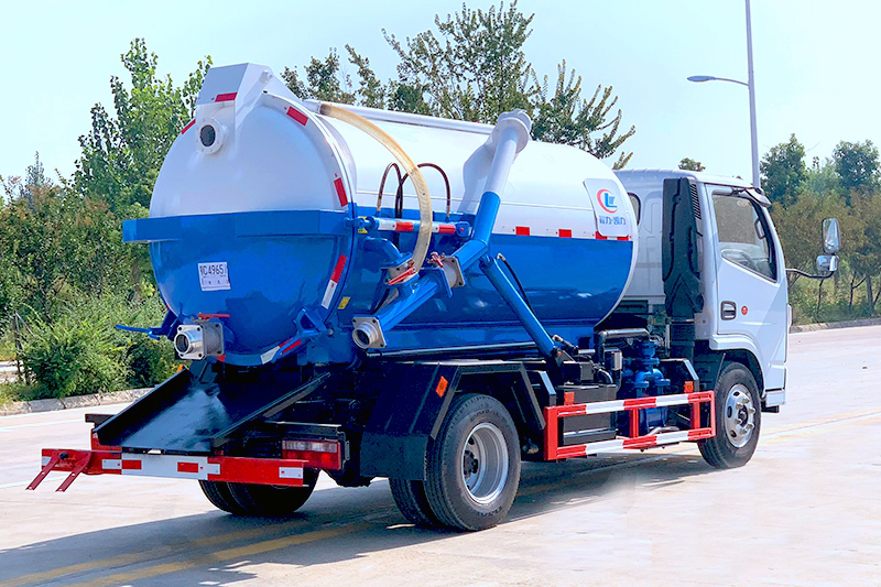 國六小多利卡 5方 吸污車(chē)