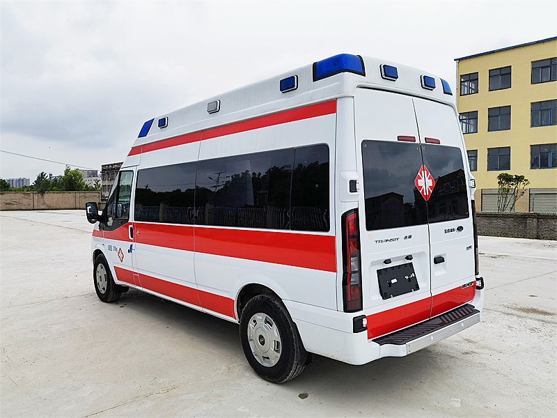 福特V348長(cháng)軸高福星監護型救護車(chē)
