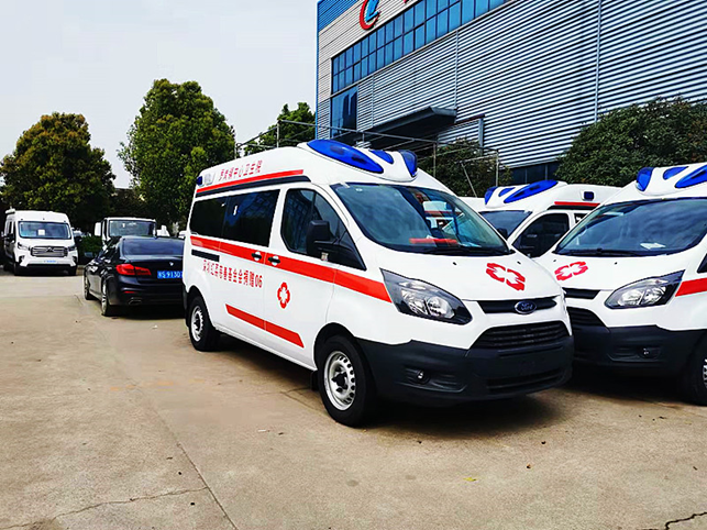 福特V362中軸自動(dòng)檔救護車(chē)