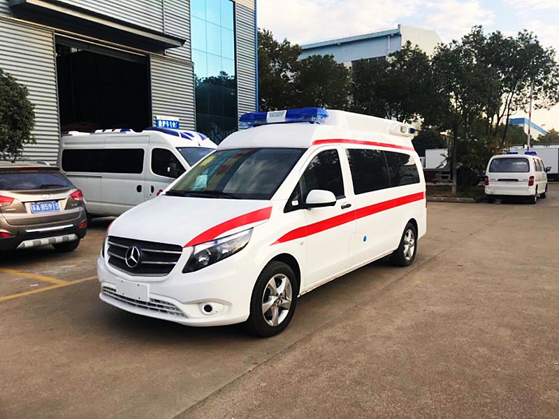 奔馳威霆負壓救護車(chē)