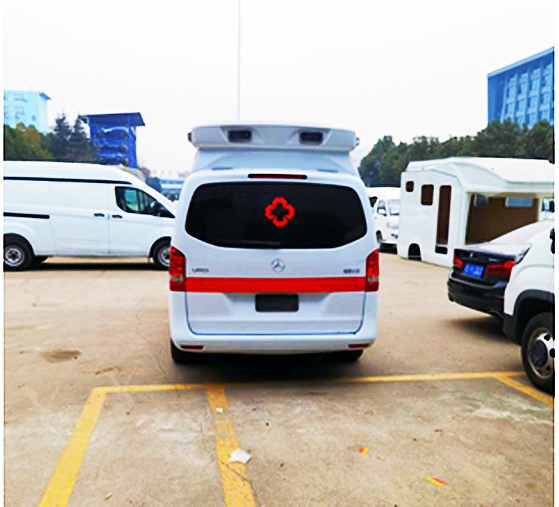奔馳ABS一體化救護車(chē)