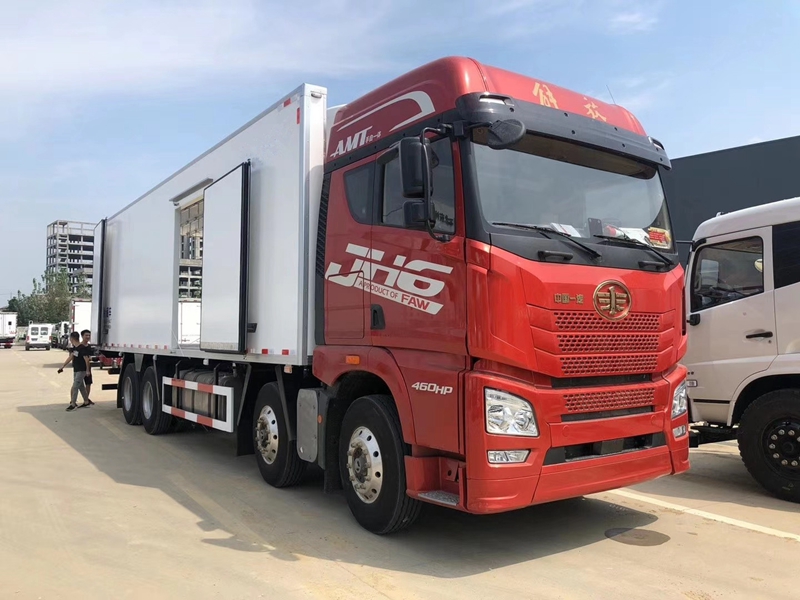 解放JH6國六前四后八冷藏車(chē)