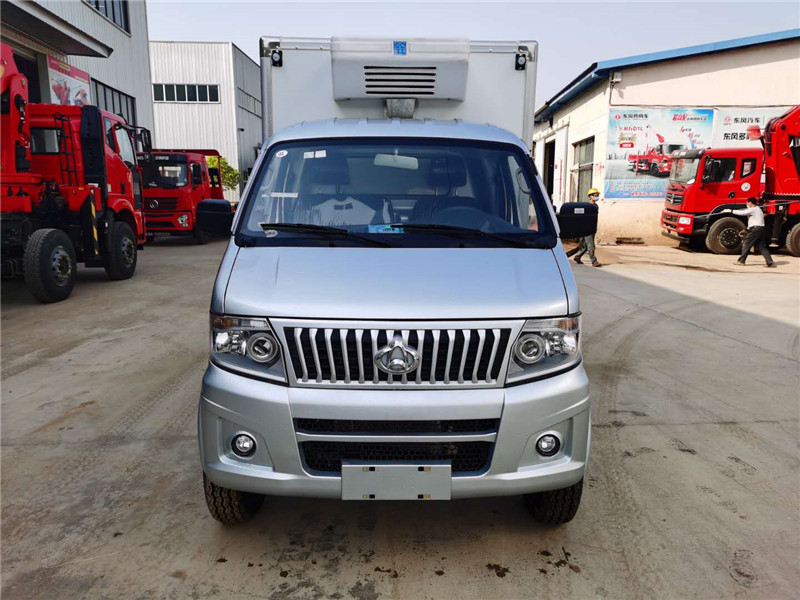 國六 長(cháng)安神琪3.3米冷藏車(chē)