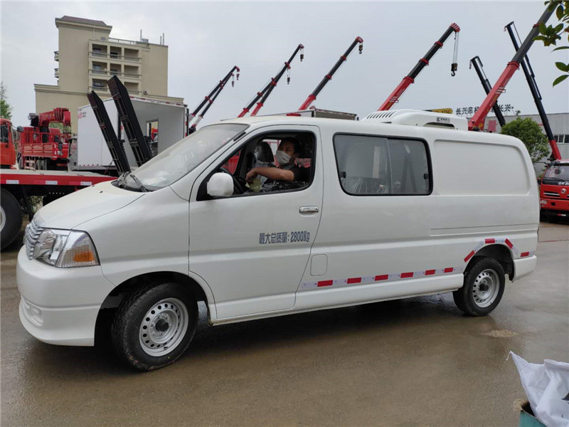 國六 金杯雙排新快運面包冷藏車(chē)