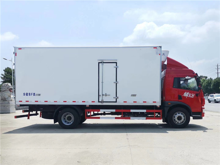國六 解放麟VH6.8米冷藏車(chē)