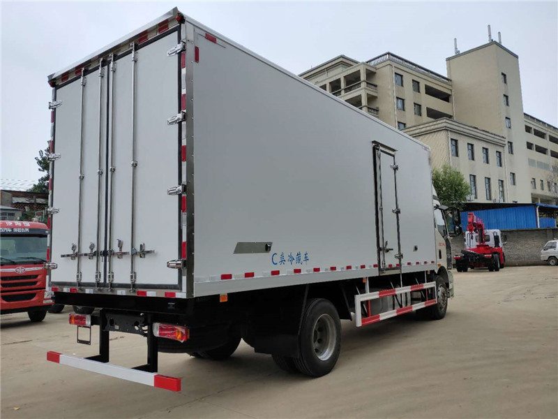 國六 解放J6L高頂雙臥6.8米冷藏車(chē)